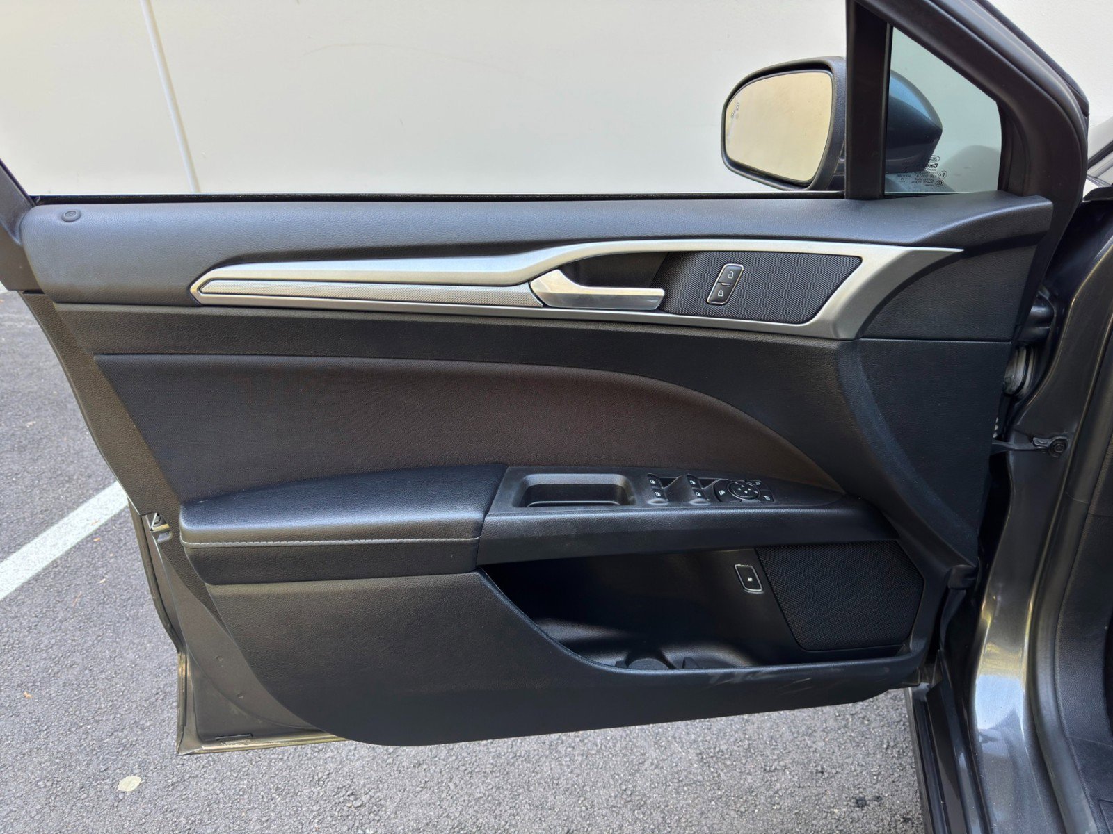 Used 2019 Ford Fusion SE image 34