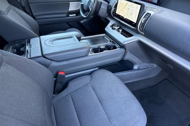Used 2025 Ford Expedition Active AWD/4WD image 19