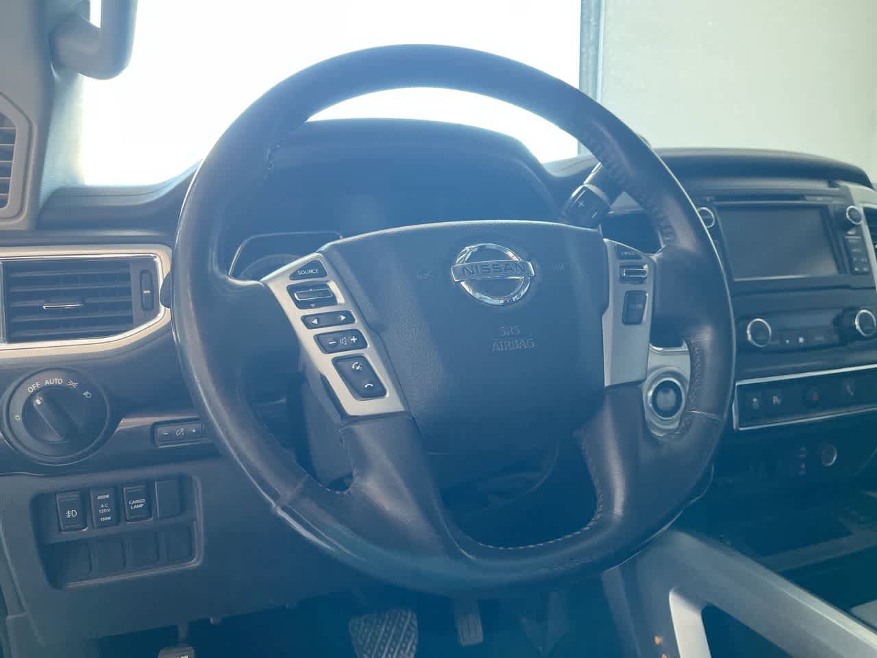 Used 2017 Nissan Titan SV AWD/4WD image 14