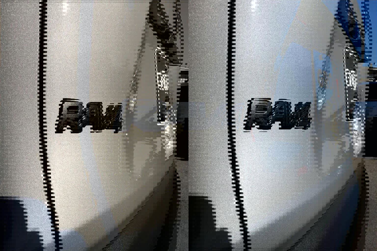 Used 2024 Toyota RAV4 XLE w/ Convenience Package image 31