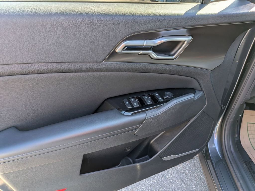 Used 2024 Kia Sportage EX image 13