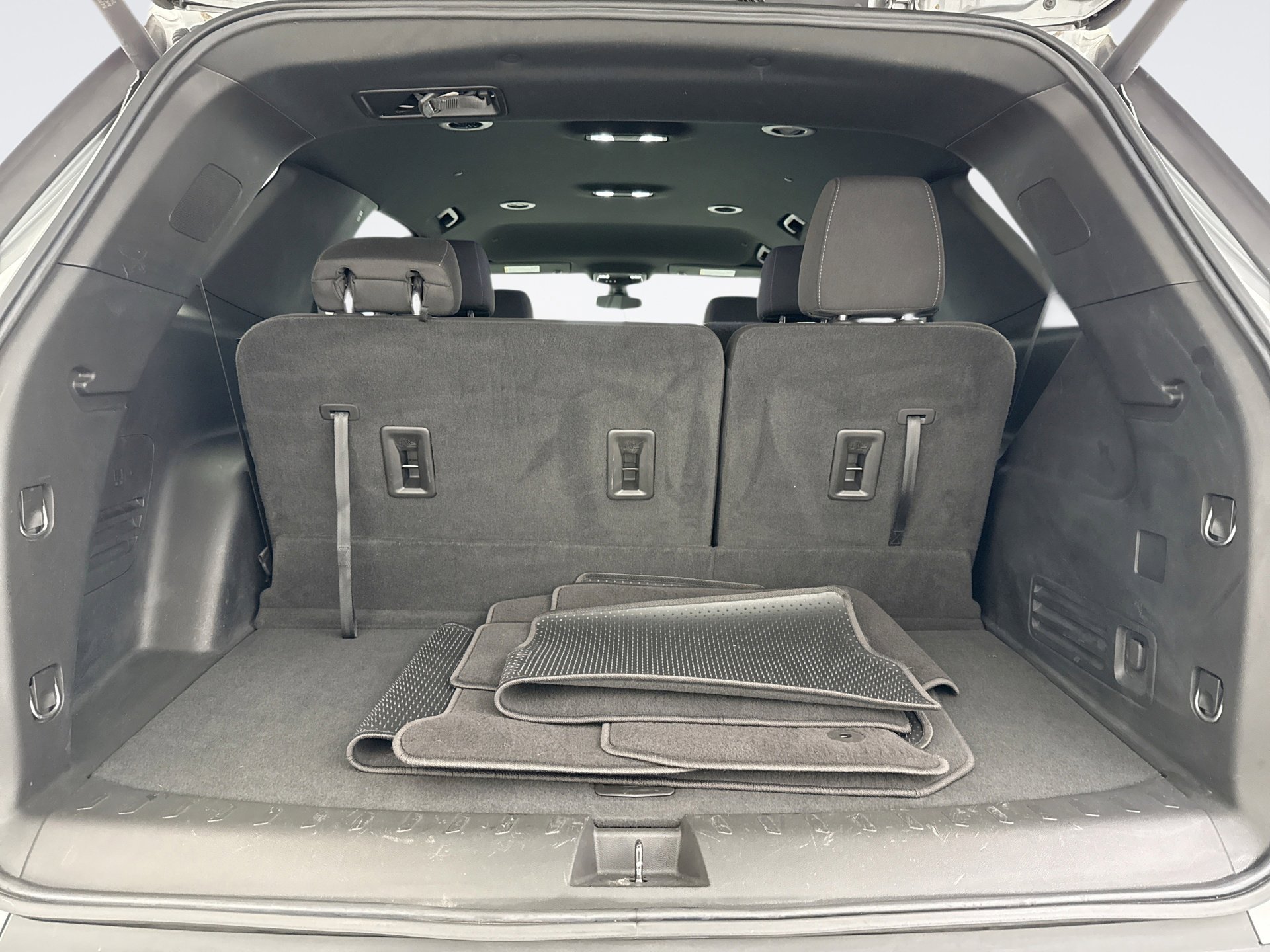 Used 2023 Chevrolet Traverse LT image 19