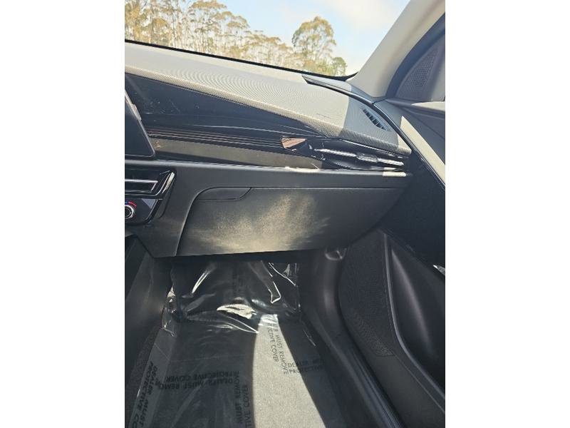 New 2025 Kia Niro EX Touring image 17