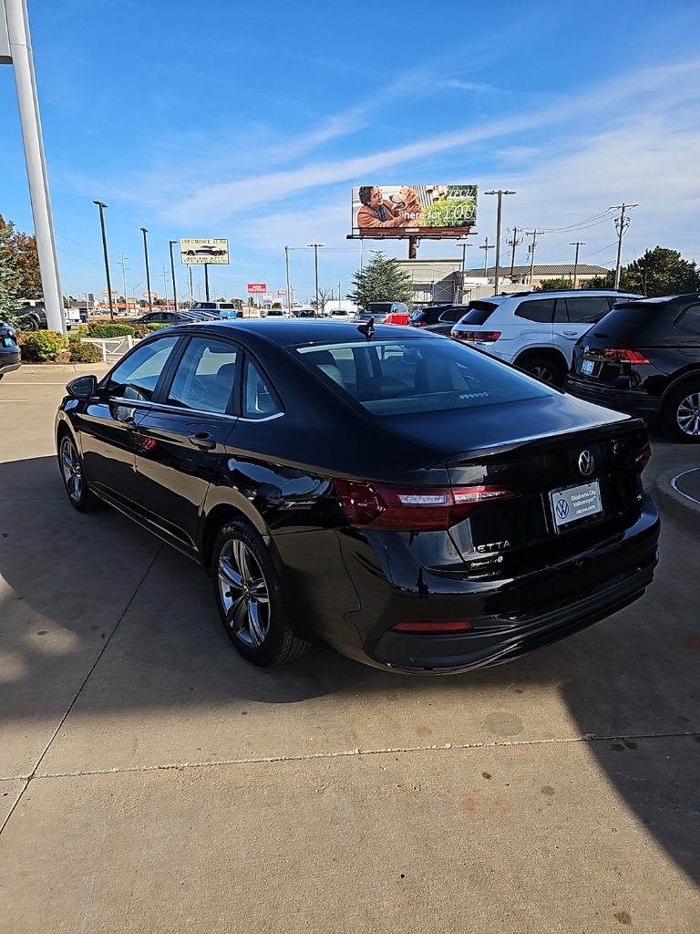 Used 2024 Volkswagen Jetta SE image 7
