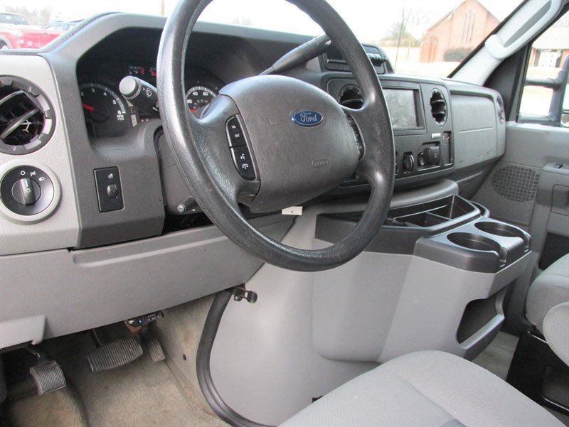 Used 2016 Ford E-350 and Econoline 350 Super Duty RWD image 7
