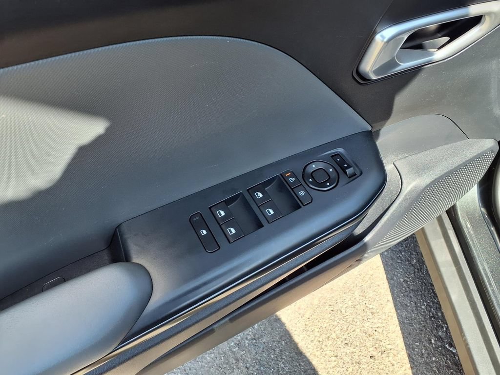 Used 2025 Kia K4 FWD image 12