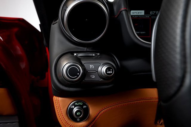 Used 2019 Ferrari Portofino image 40