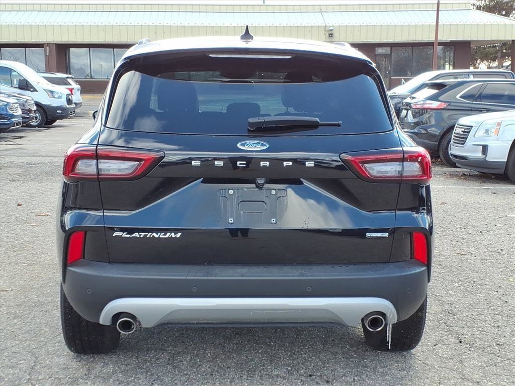 Used 2023 Ford Escape Platinum image 4