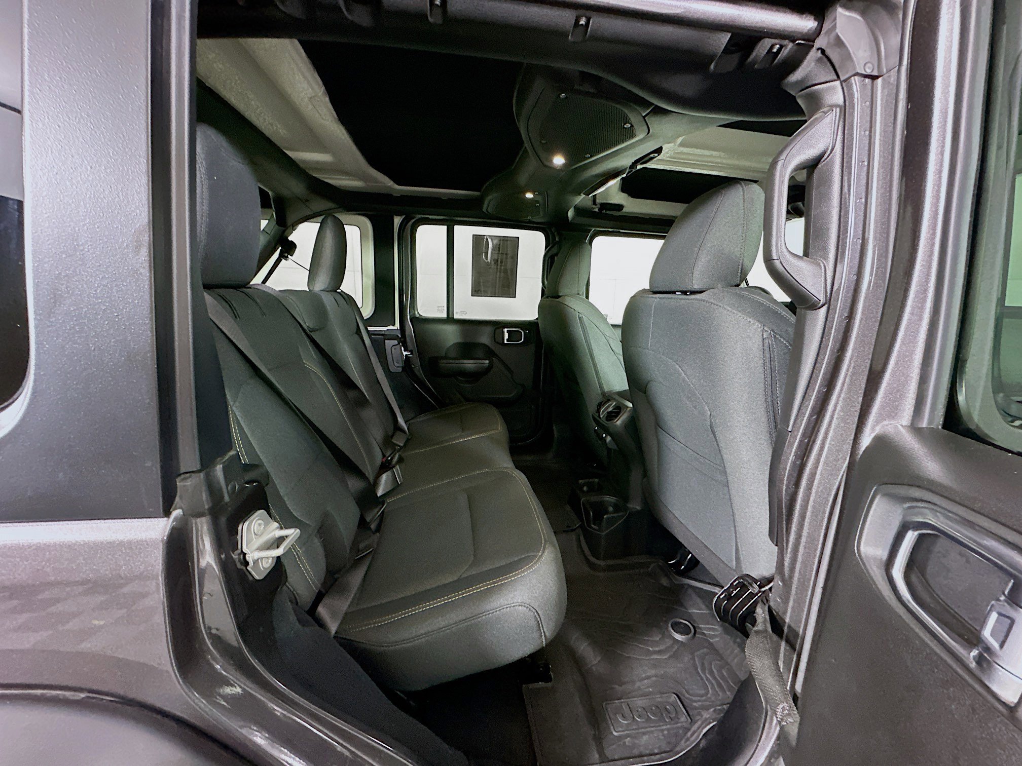 Used 2024 Jeep Wrangler Sport S image 28