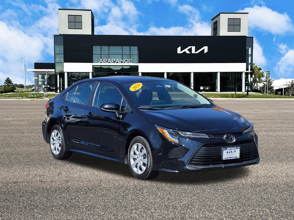 Used 2024 Toyota Corolla LE FWD image 2