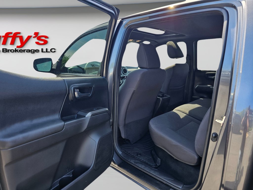 Used 2016 Toyota Tacoma TRD Off-Road AWD/4WD image 44