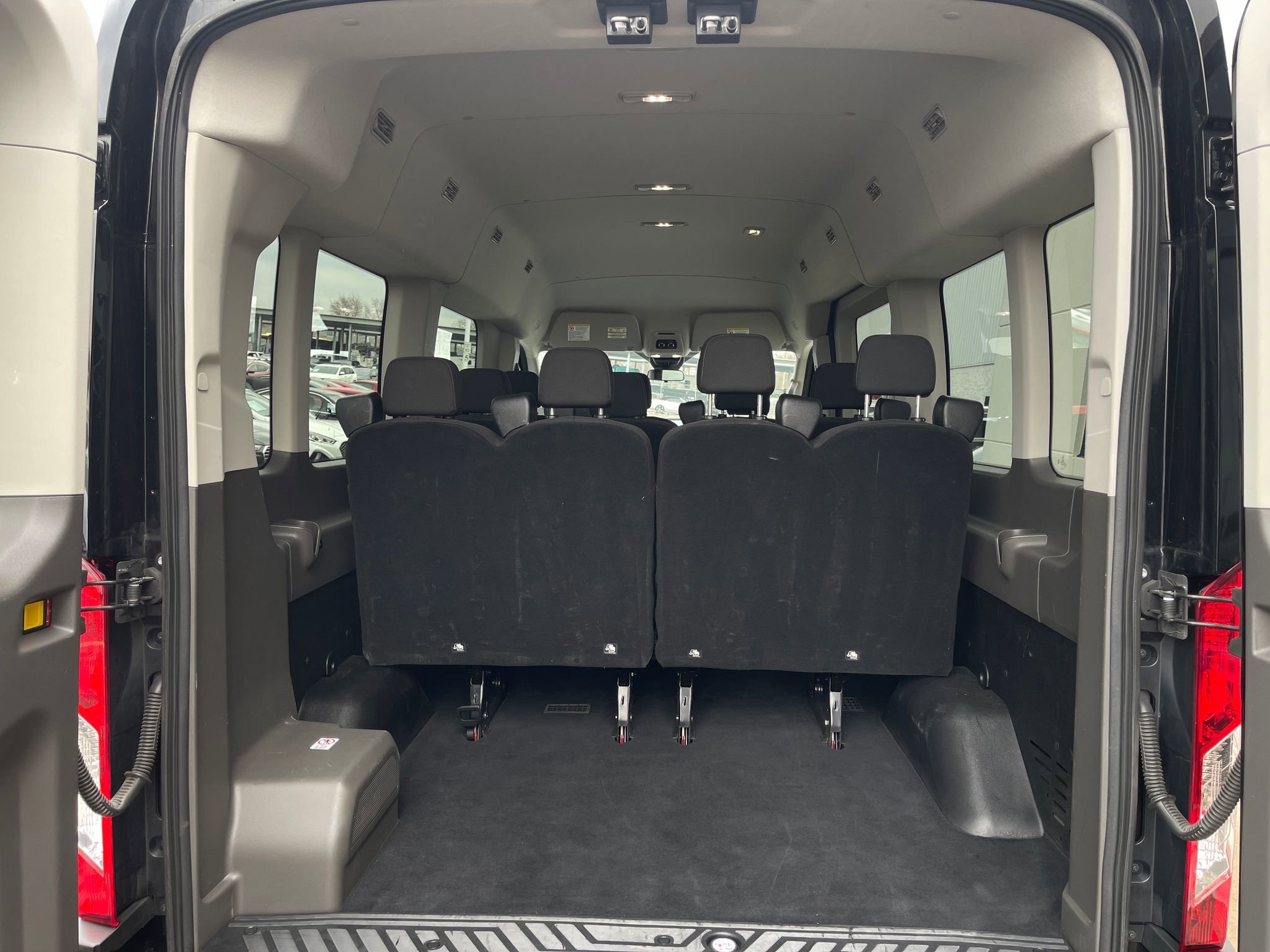 Used 2022 Ford Transit 350 XLT image 23