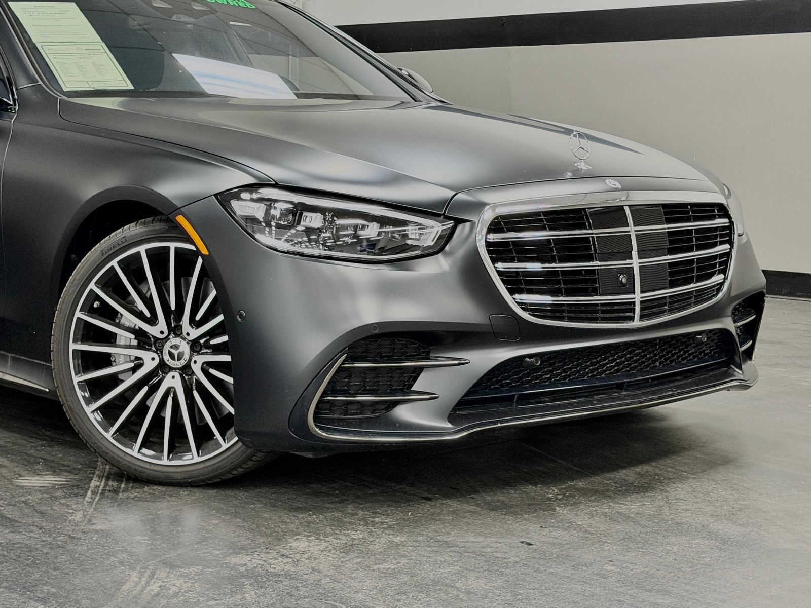 Used 2024 Mercedes-Benz S 500 4MATIC image 3