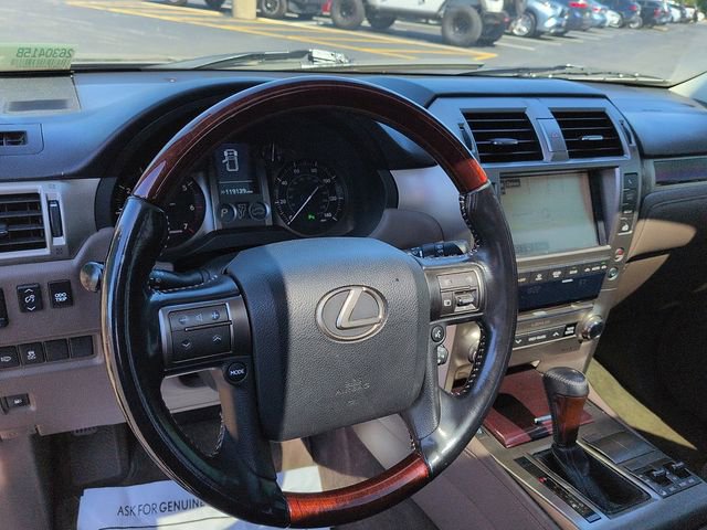 Used 2016 Lexus GX 460 w/ Premium Package AWD/4WD image 13
