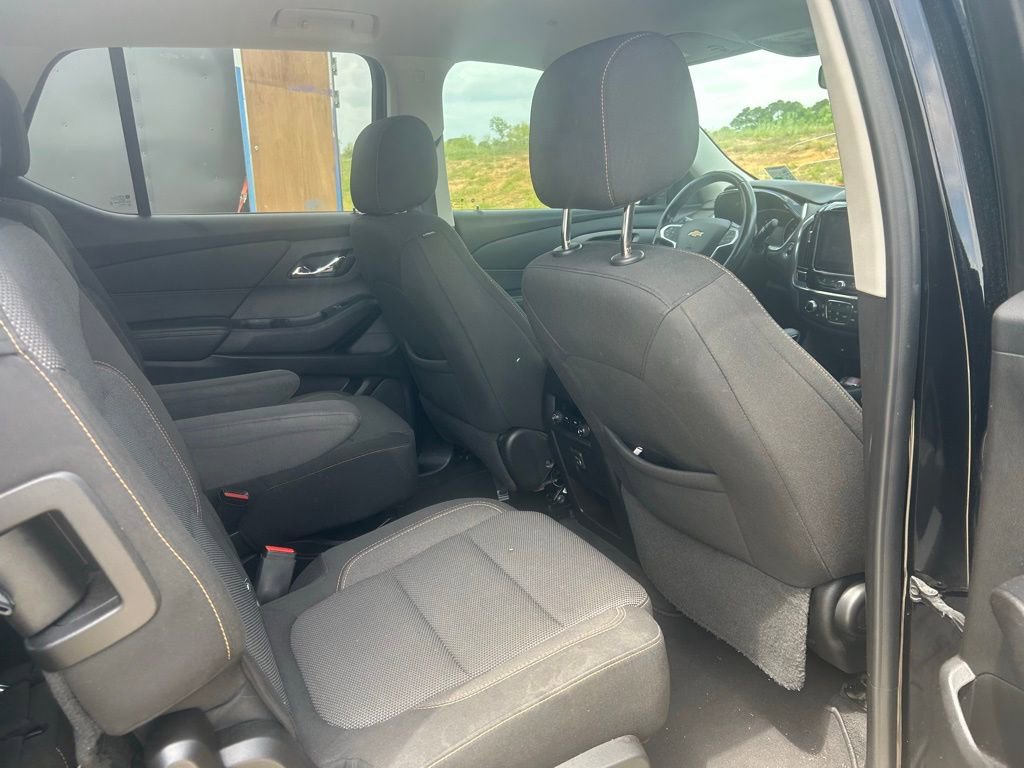 Used 2021 Chevrolet Traverse LT image 12