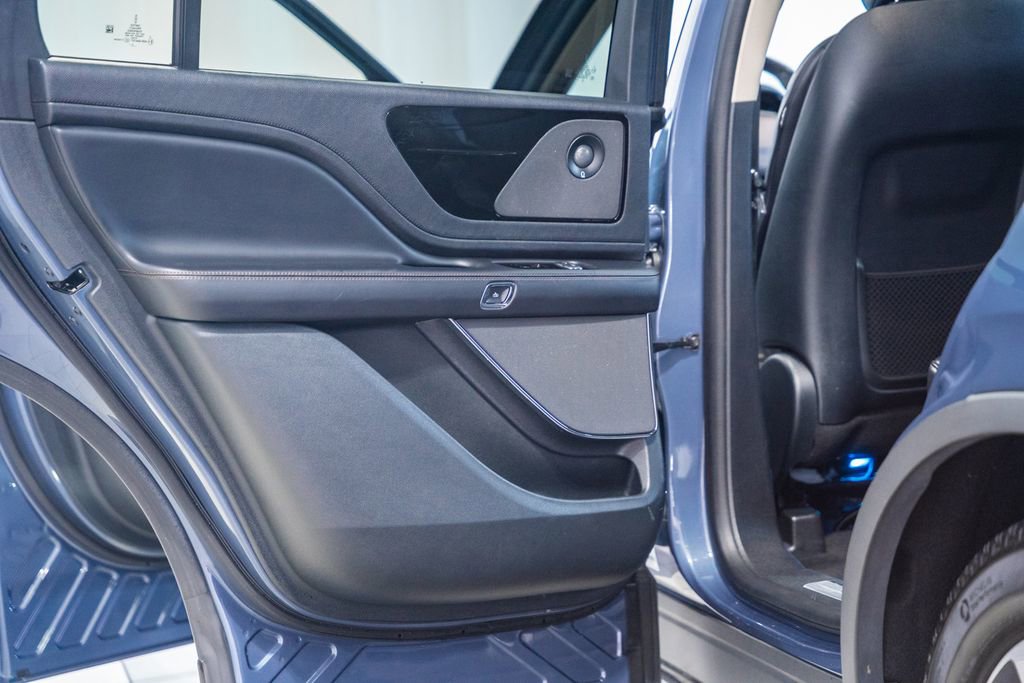 Used 2021 Lincoln Aviator Reserve w/ Elements Package Plus image 44