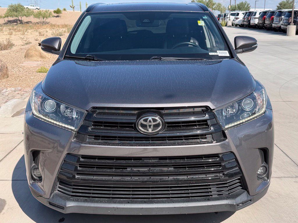 Used 2019 Toyota Highlander SE FWD image 3