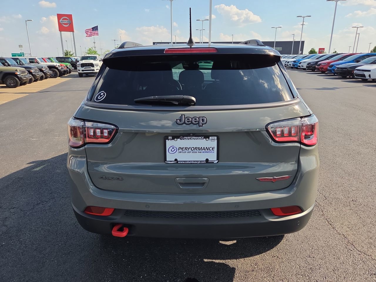 Used 2022 Jeep Compass Trailhawk w/ Trailhawk Convenience Group AWD/4WD image 6