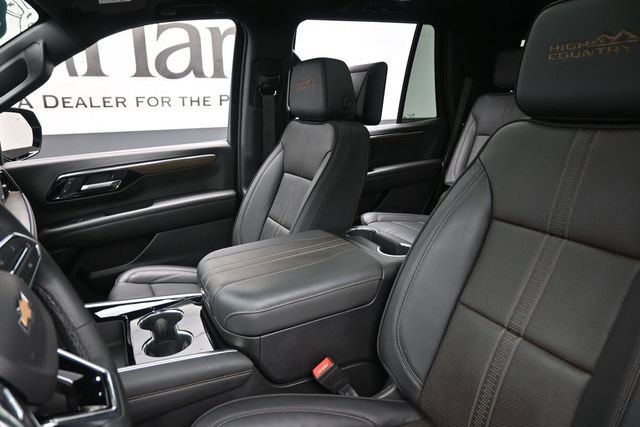 Used 2025 Chevrolet Tahoe High Country AWD/4WD image 17