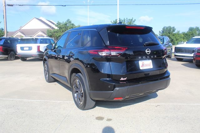 Used 2025 Nissan Rogue SV FWD image 4