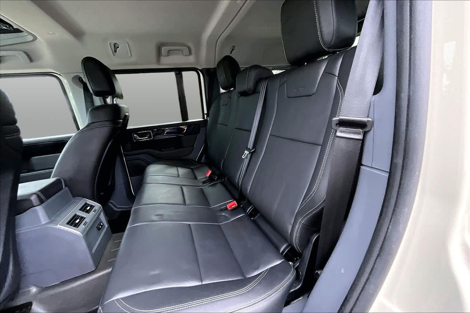 Used 2024 INEOS Grenadier Station Wagon AWD/4WD image 21