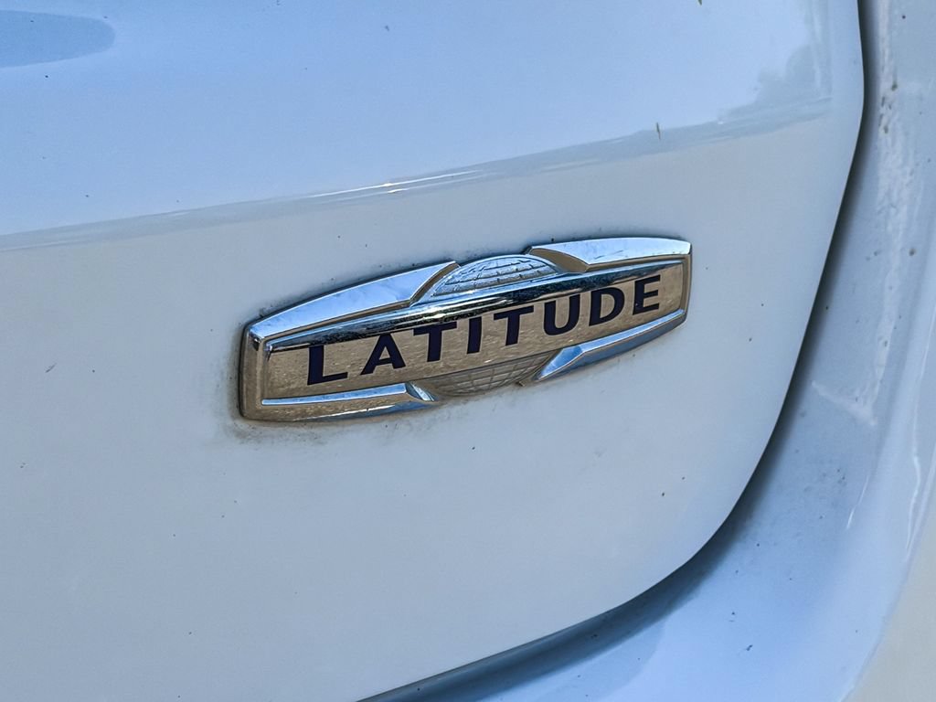 Used 2022 Jeep Compass Latitude AWD/4WD image 11