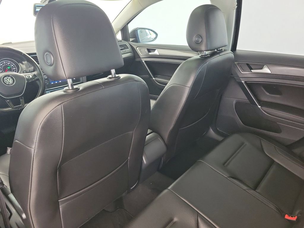 Used 2019 Volkswagen Golf SE image 13
