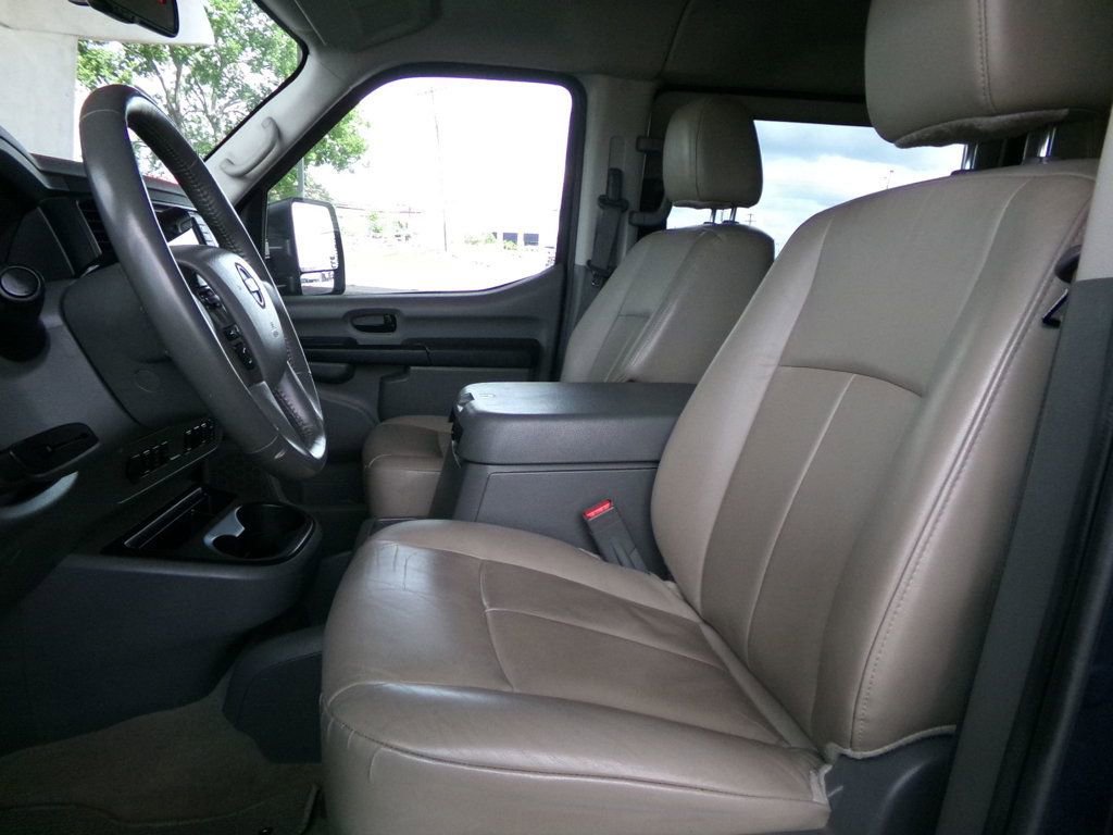 Used 2018 Nissan NV 3500 SL RWD image 11