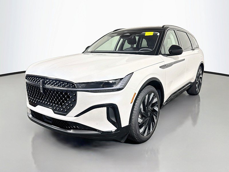 New 2026 Lincoln Nautilus Reserve w/ Jet Appearance Package AWD/4WD image 3