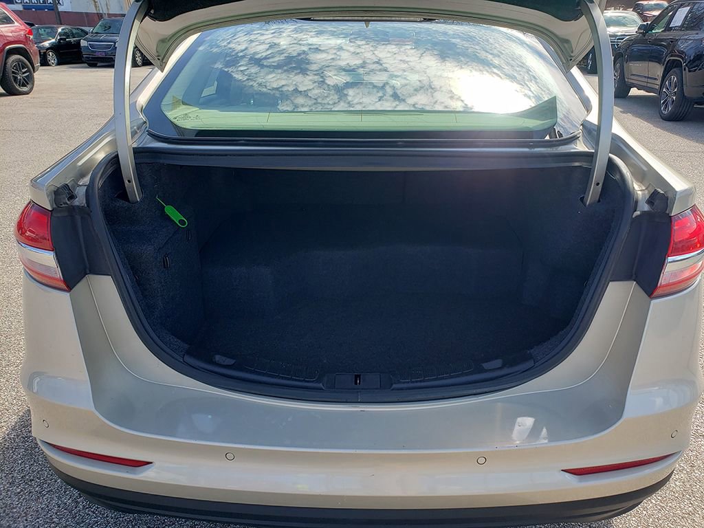 Certified 2019 Ford Fusion SE image 16