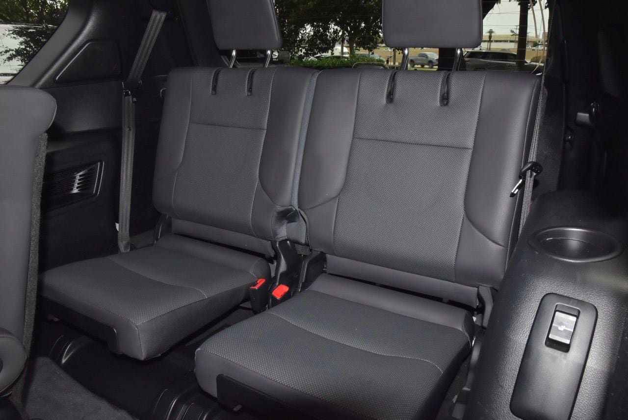 Used 2023 Lexus GX 460 Premium w/ Accessory Package AWD/4WD image 16
