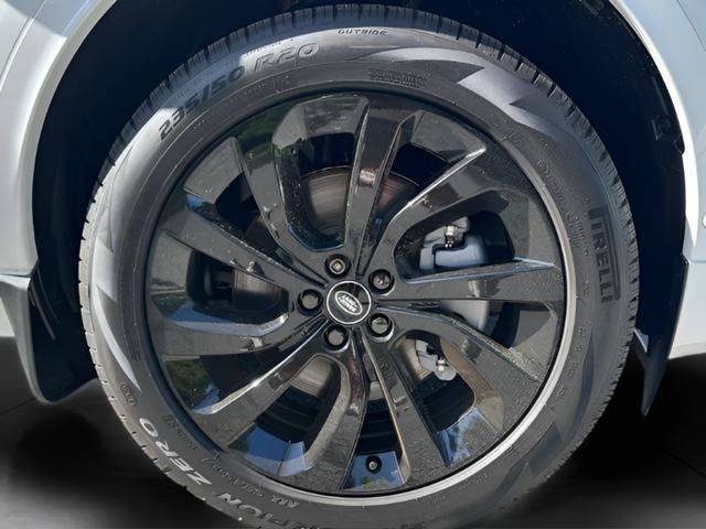 Certified 2025 Land Rover Discovery Sport S image 10