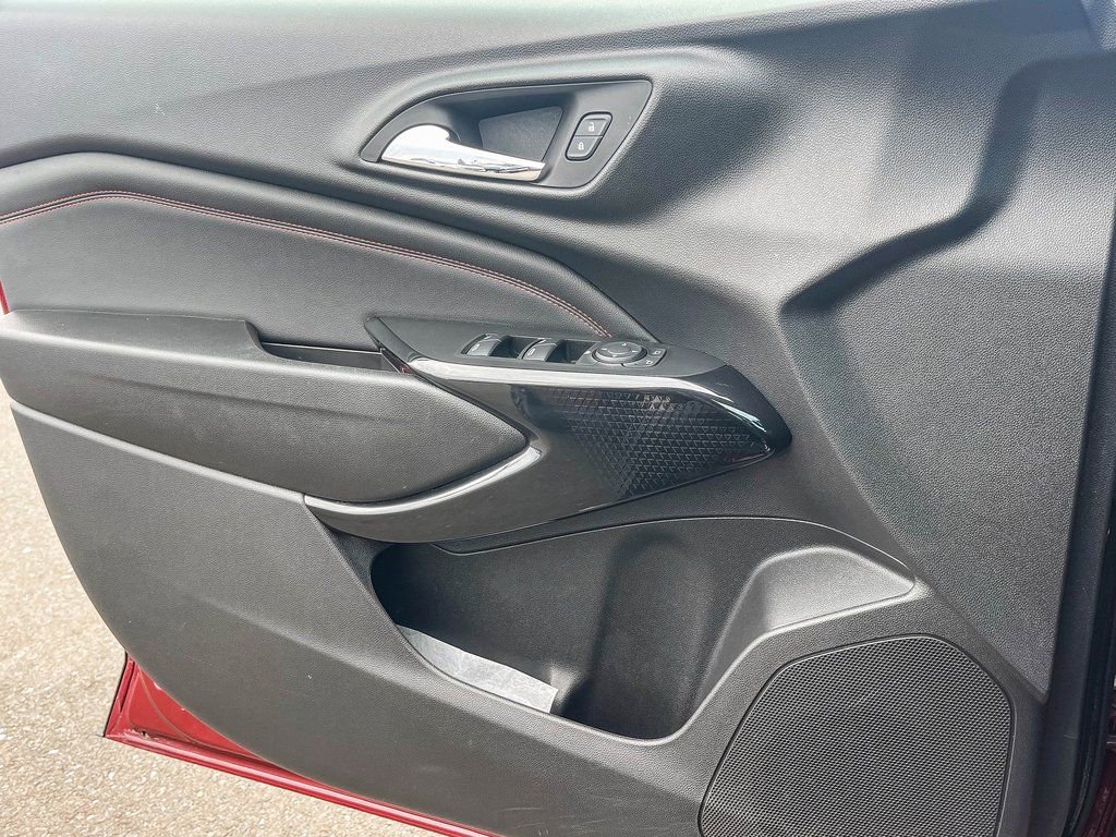 Certified 2024 Chevrolet Trax RS w/ Driver Confidence Package image 40