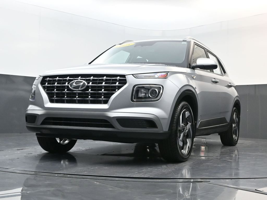 Certified 2025 Hyundai Venue SEL image 29