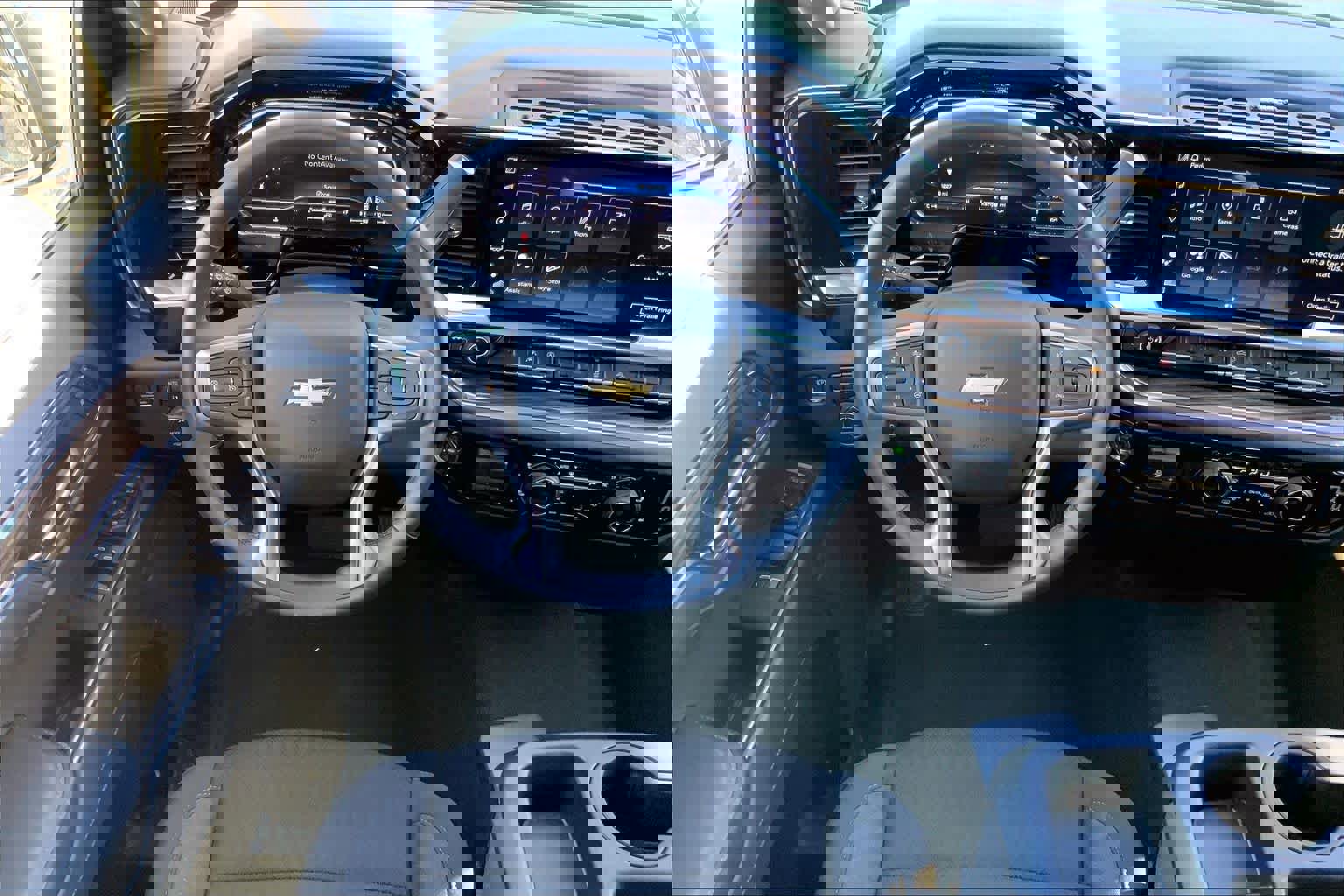 Used 2024 Chevrolet Silverado 1500 LT w/ Z71 Off-Road Package image 5