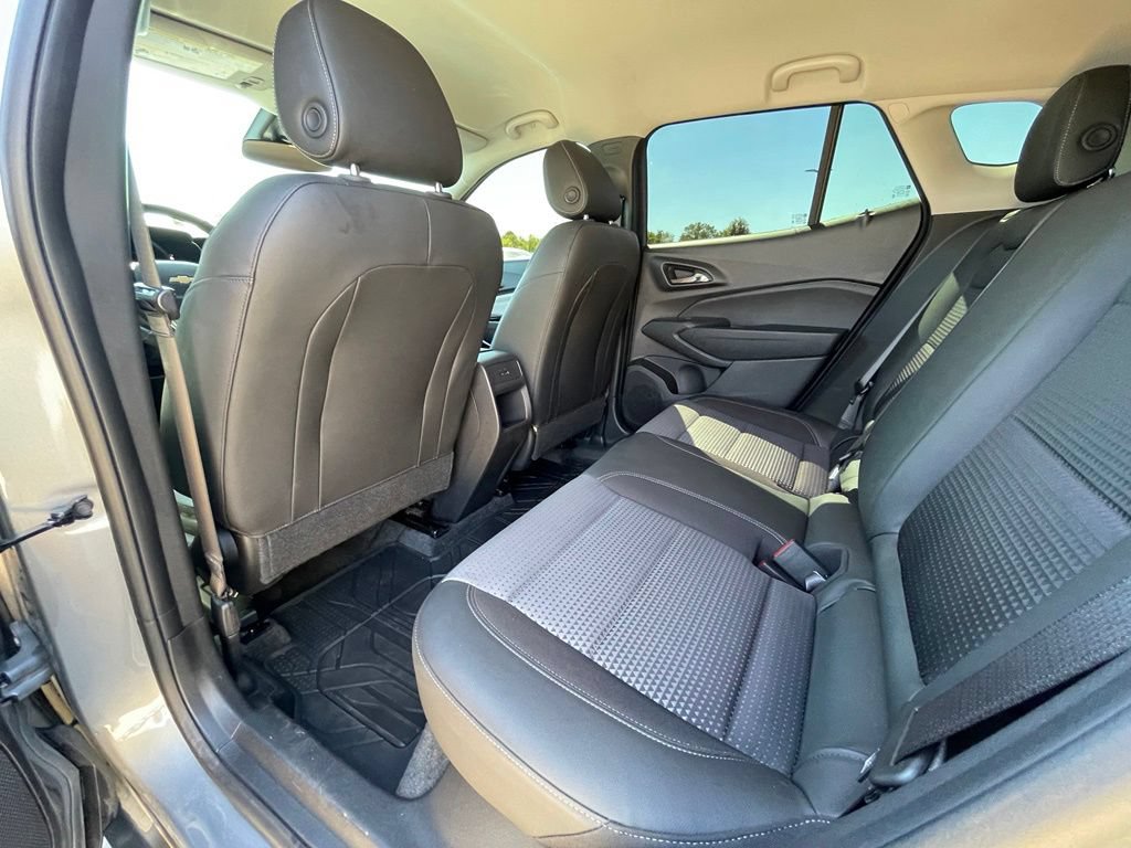 Used 2024 Chevrolet Trax LT w/ Driver Confidence Package FWD image 22