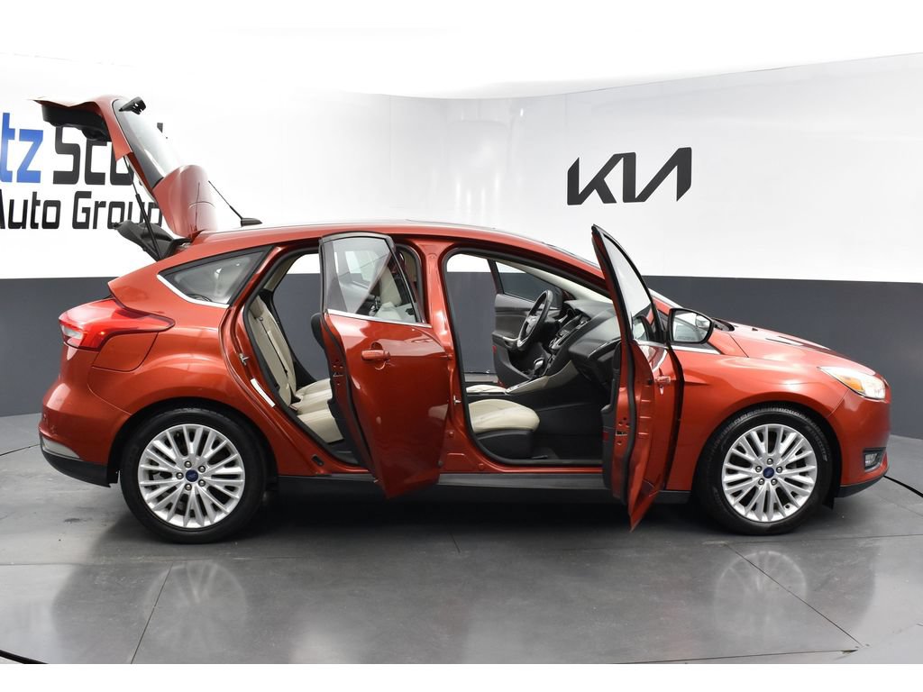Used 2018 Ford Focus Titanium FWD image 37