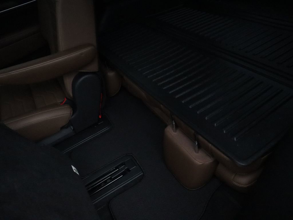 Used 2022 Kia Telluride SX w/ SX Prestige Package image 19