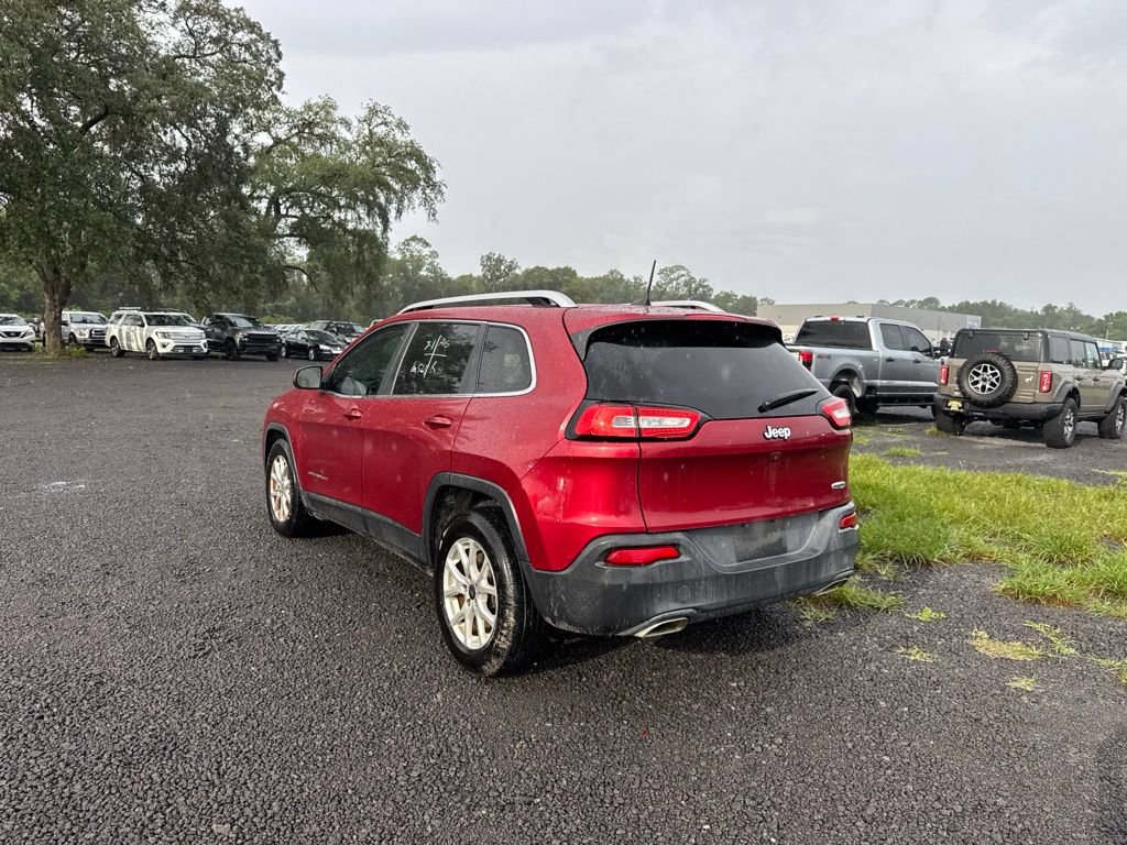 Used 2017 Jeep Cherokee Latitude w/ Comfort/Convenience Group FWD image 3