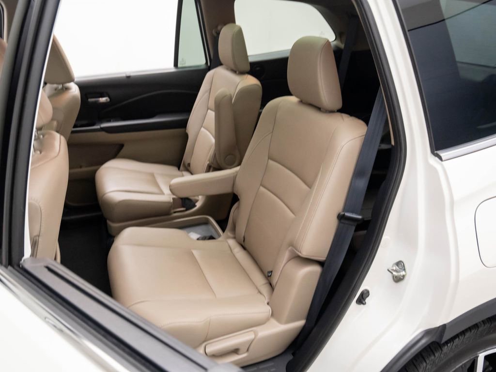 Certified 2019 Honda Pilot Elite image 18