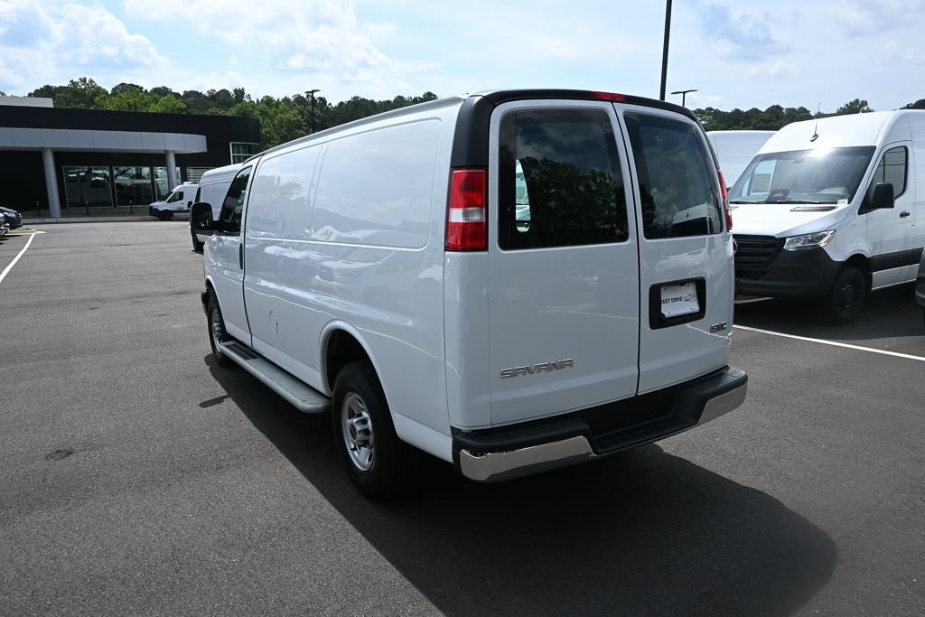 Used 2024 GMC Savana 2500 w/ Driver Convenience Package RWD image 4