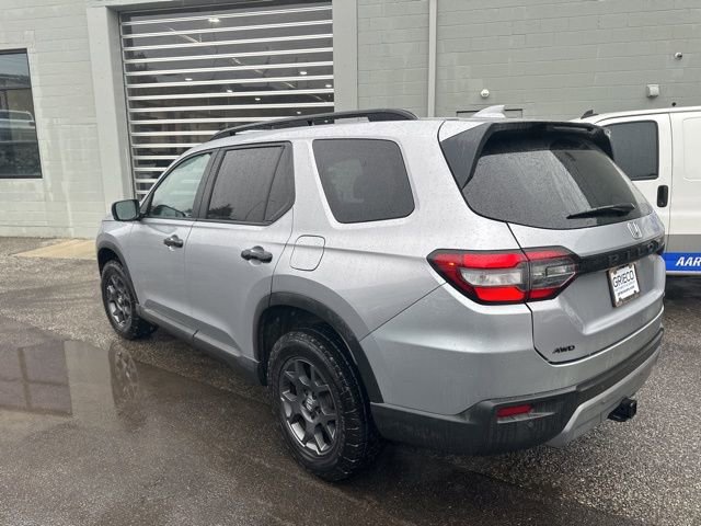 Used 2024 Honda Pilot TrailSport image 4