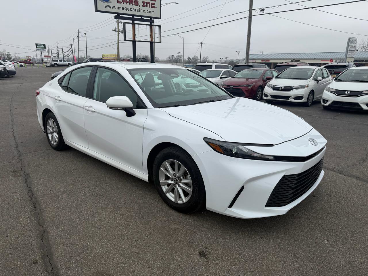 Used 2025 Toyota Camry LE image 5