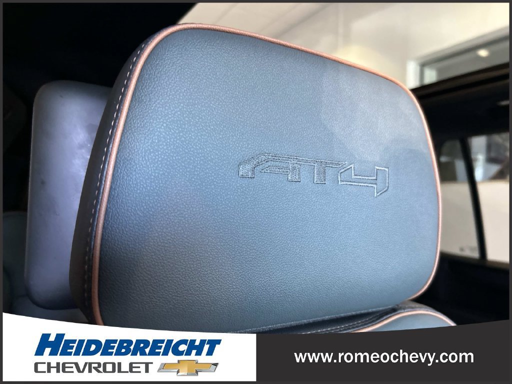 Used 2025 GMC Yukon AT4 w/ AT4 Premium Plus Package AWD/4WD image 41