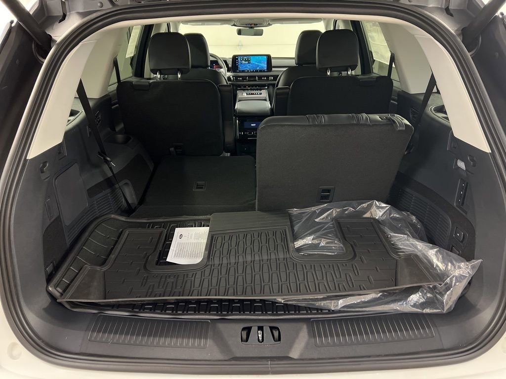 Used 2026 Lincoln Aviator AWD image 38