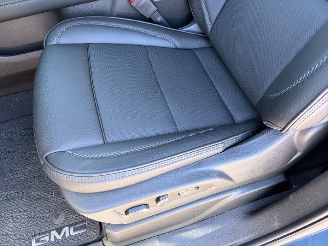 New 2026 GMC Yukon XL Denali w/ Denali Reserve Package AWD/4WD image 18
