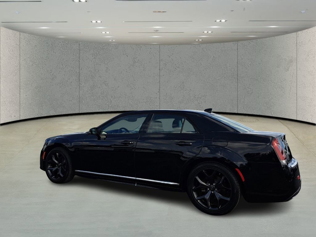 Used 2022 Chrysler 300 Touring L w/ Popular Equipment Group image 7