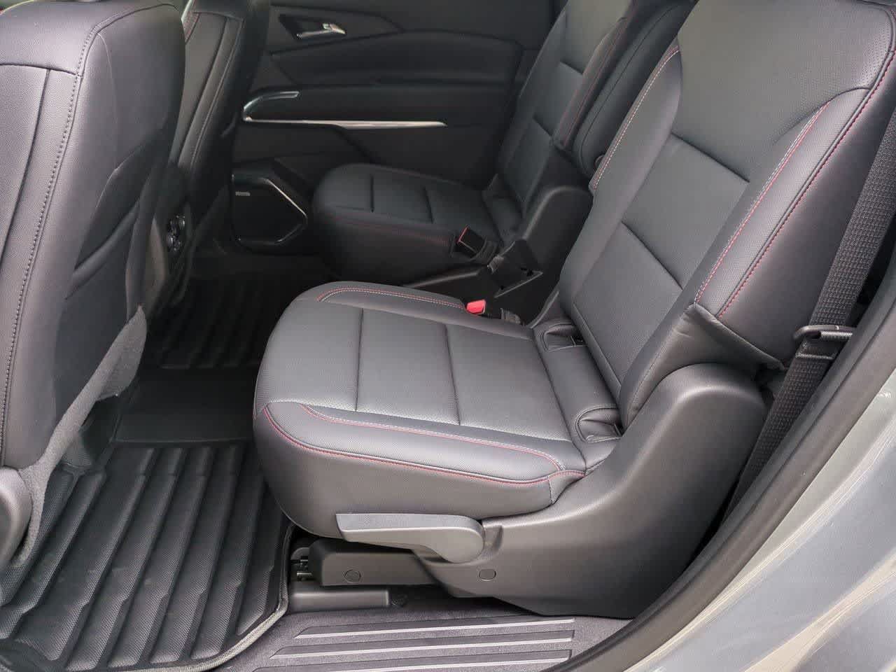 Used 2025 Chevrolet Traverse Z71 w/ Enhanced Driving Package AWD/4WD image 18