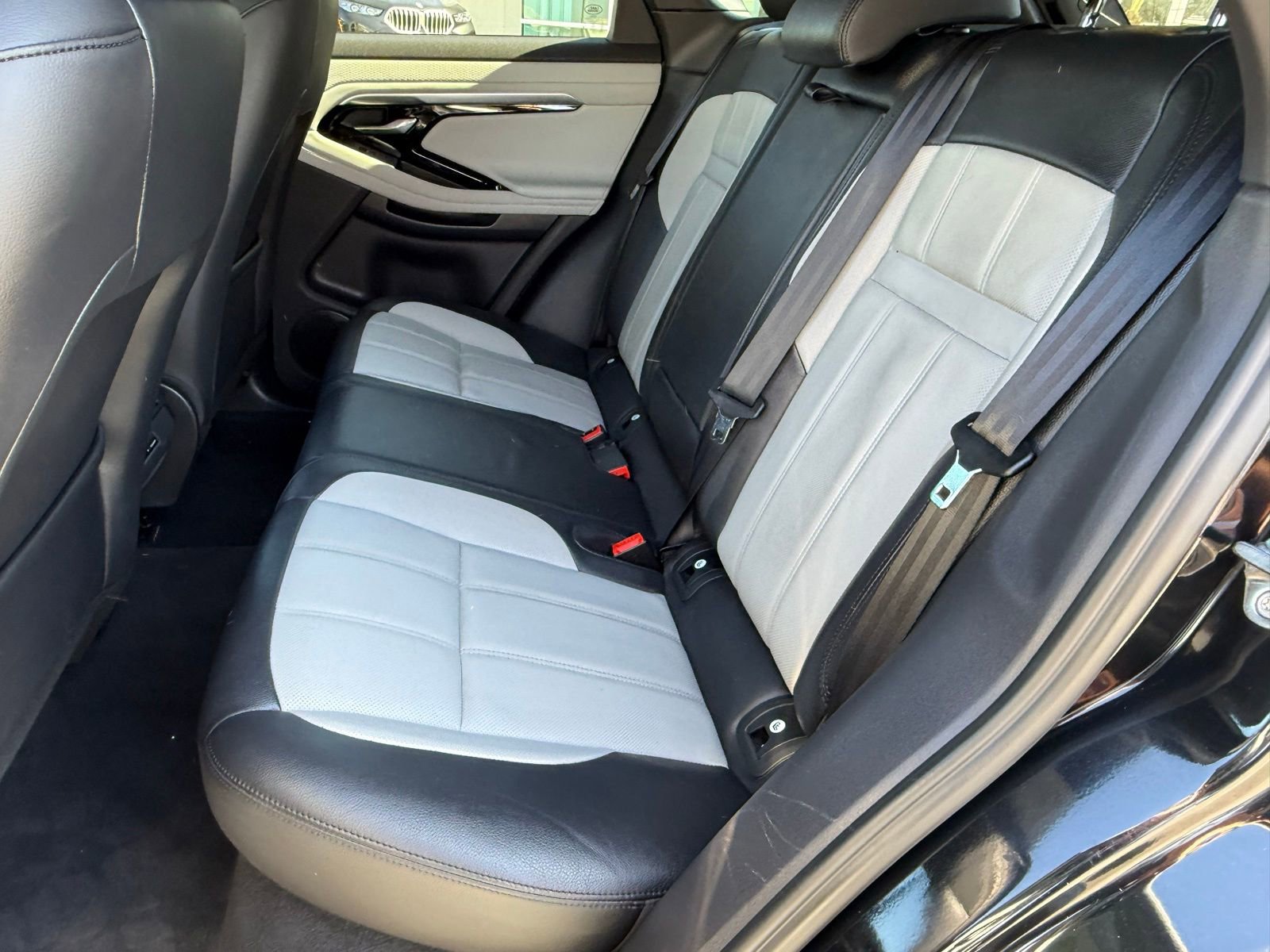 Used 2023 Land Rover Range Rover Evoque R-Dynamic S image 33