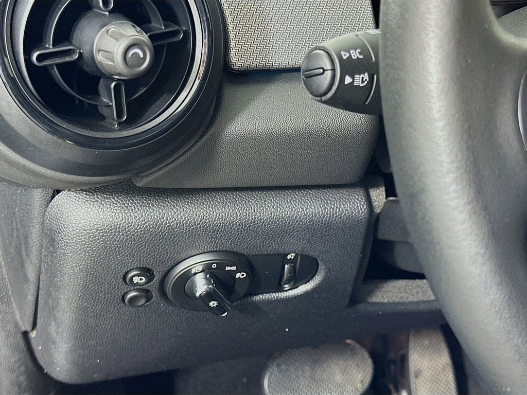 Certified 2024 MINI Cooper SE FWD image 10